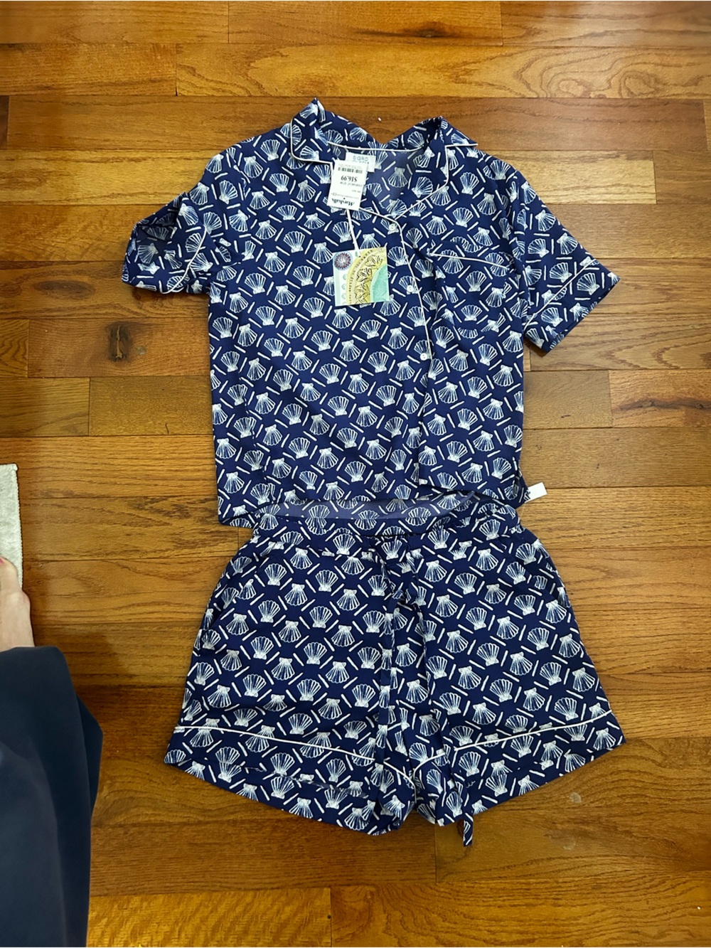 Clam Shell Pajama Set NWT Size Small